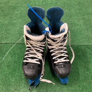 Senior Bauer XLP Hockey Skates Regular Width 8 (Used)