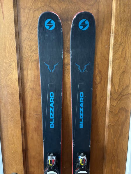 Rustler10 BLIZZARD パウダー　ファットスキー Rustler10 BLIZZARD パウダー ファットスキー 2025-blizzard