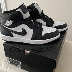 Nike Air Jordan 1 Mid SE