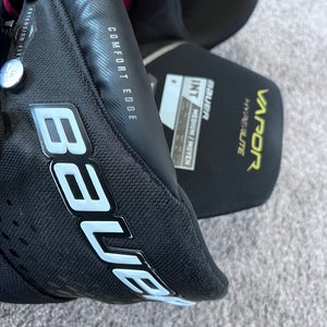 Medium Intermediate Bauer Vapor Hyperlite  (Used)