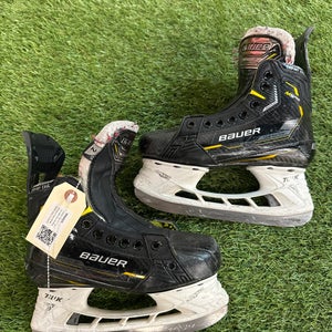 Bauer Supreme M5 Pro Hockey | Junior 2 Extra Wide