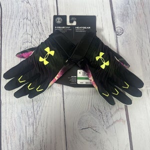 UA UNDER ARMOUR SPOTLIGHT LE ADULT RECEIVER FOOTBALL GLOVES, Large, 1351540-001