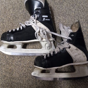 CCM Tacks 152 Hockey Skates Regular Width 5 or 5.5