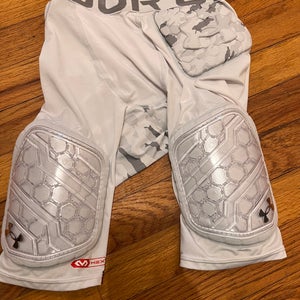 XL Youth Under Armour (Used)