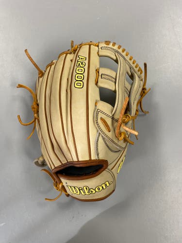 Wilson Right Hand Throw Outfield A2000 12.75" (Used)