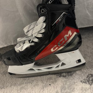 CCM JetSpeed FT6 Pro Regular Width  Pro Stock 8.5 (New)