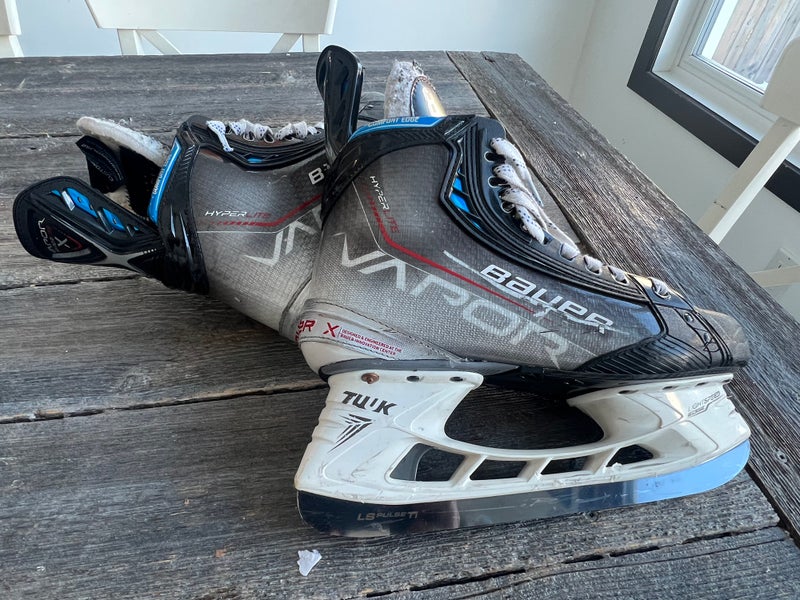 Bauer Vapor Hyperlite  Pro Stock 8.5 (Used)