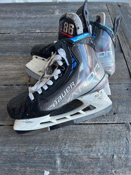 Bauer Vapor Hyperlite  Pro Stock 8.5 (Used)