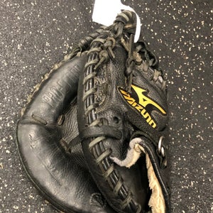 Mizuno Left Hand Throw Catcher's GXC94 Baseball Glove 33.5" (Used)