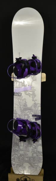 BURTON LUX SNOWBOARD SIZE 147 CM WITH RIDE MEDIUM BINDINGS