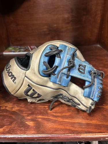 Infield Right Hand Throw Wilson A2000 Baseball Glove 11.5" (Used)