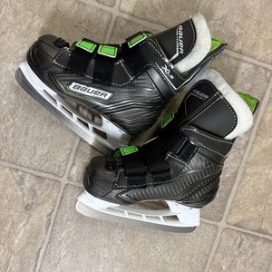 2024 Bauer XLS Hockey Skates Regular Width 6 (Used)