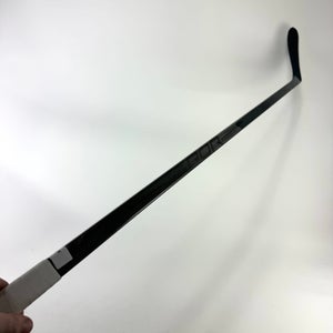 x2 - Kucherov Used Black Bauer Vapor Hyperlite | 77 Flex Fisher Pro Curve Grip