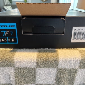 True TF7 Regular Width   Size 4.5 (Used)