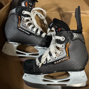 Easton Synergy EQ Hockey Skates Youth Regular Width 8 (Used)