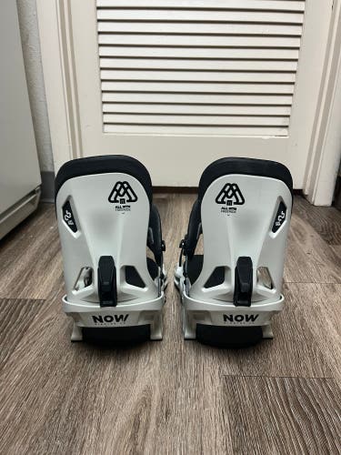 NOW (Used) Drive Snowboard Bindings 2023 size Large, Light Gray