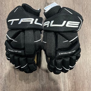 True Catalyst 5X3 10" Black Hockey Gloves (New)