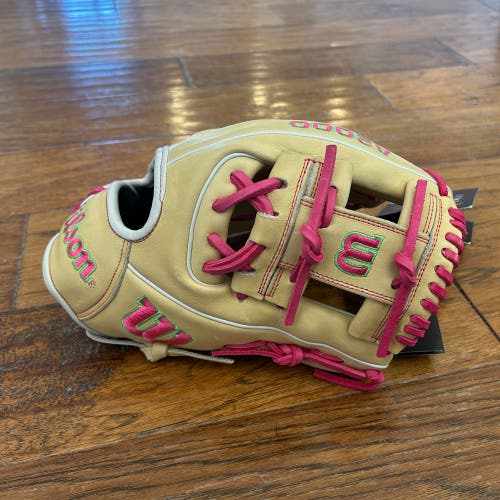 Brand New 2025 Wilson A2000 1786 Baseball Glove (WBW102713115)