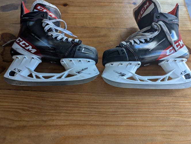 CCM JetSpeed FT485 Hockey Skates Regular Width 7 (Used)