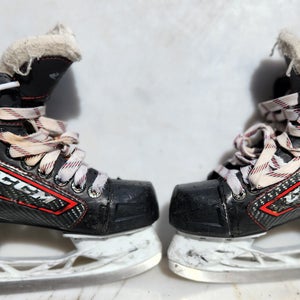 CCM JetSpeed FT350 Youth 2 Hockey Skates Regular Width (Used)