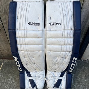 CCM extreme flex 500 hockey goalie leg pads. Size 35+2