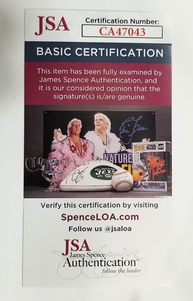 GORDIE HOWE 9 MR HOCKEY AUTOGRAPHED Detroit Red Wings Photo NHL Hockey Puck JSA
