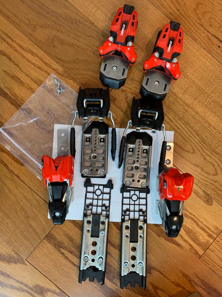 Atomic X19 MOD 70 mm Brake Width Barely Used Race Bindings