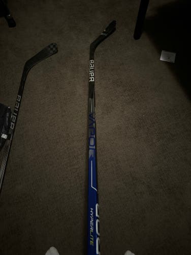 Senior Bauer Right Handed P28 Pro Stock (Used) Vapor Hyperlite Hockey Stick