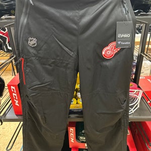Detroit Red Wings Fanatics, Warm-Ups