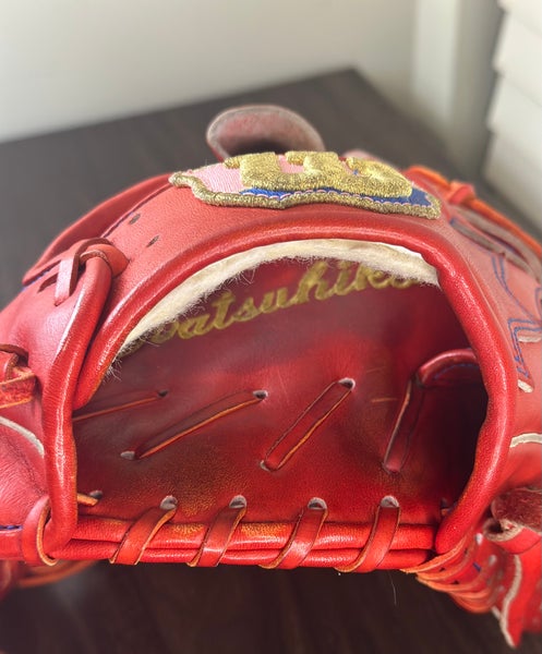 Custom Japanese Wilson staff 12.25” baseball pitcher glove red