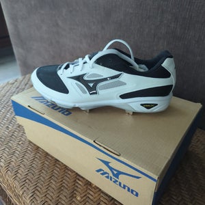 White Men's Size M 7.5 (W 8.5) Adult Mizuno Low Top Metal (New)