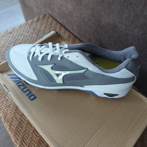 Gray Men's Size M 12.5 (W 13.5) Adult Mizuno Low Top Metal (New)