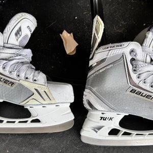 Intermediate Bauer Supreme One.9 Limted Edition Hockey Skates Regular Width Size 4.5