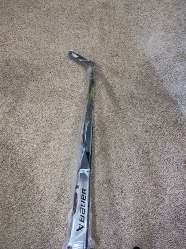 Senior Bauer Left Hand Vapor Hyperlite 2 P28  (New)