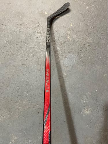 Senior Bauer Right Handed Vapor Hyperlite 2 P28 Kucherov Curve 82 Flex Pro Stock