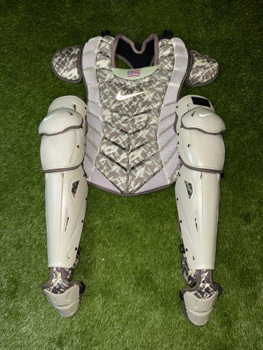 Nike Diamond Elite Catcher Gear Memorial Day 18”