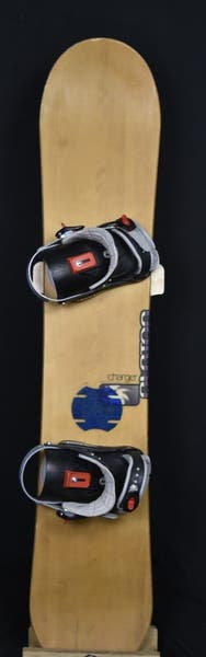 BURTON CHARGER SNOWBOARD SIZE 143 CM WITH ROSSIGNOL MEDIUM