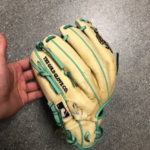 Rawlings Heart of the Hide (new With Defects )