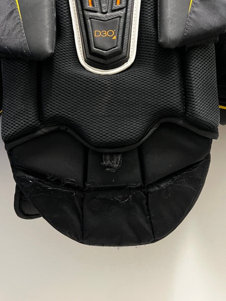 CCM Axis Pro Chest Protector - Senior Large