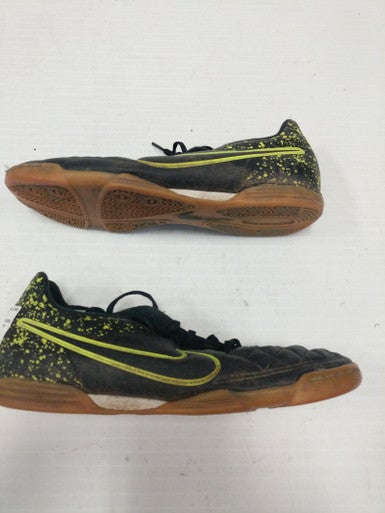 Used Nike Senior 8 Indoor Soccer Indoor Cleats