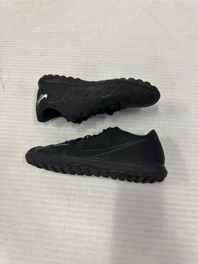 Used Nike Senior 7.5 Indoor Soccer Indoor Cleats