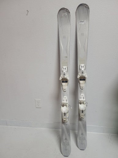 Used Salomon Luan 137 Cm Women's Downhill Ski Combo 11617-s000308392