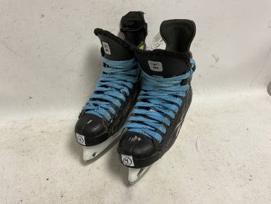 Used Reebok 4k Intermediate 4.0 E - W Wide Ice Hockey Skates