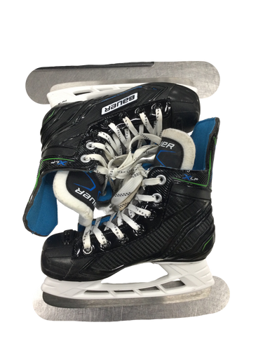 Used Bauer Xlp Junior Hockey Skate Black And Royal Blue Junior 03 11613-s000147424