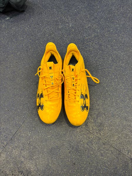 Under Armour Blur (Like New) SidelineSwap Buy and Sell on