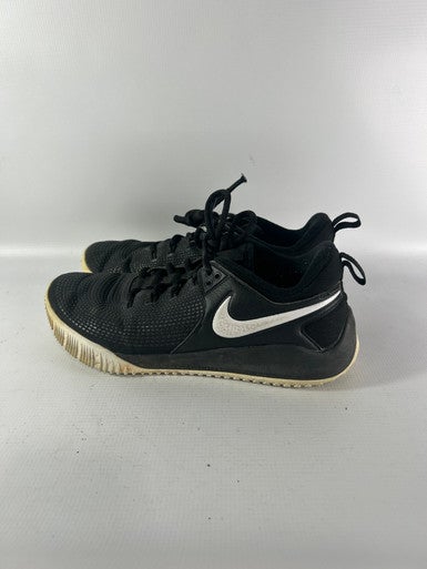 Used Nike Senior 10.5 Volleyball Shoes 11834-s000016258