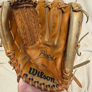 Infield Right Hand Throw Wilson A2320 Baseball Glove (Used)