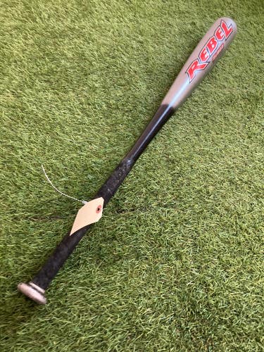 (DENT) Easton Rebel Bat (-8.5) Composite 22 oz 31" (Used)