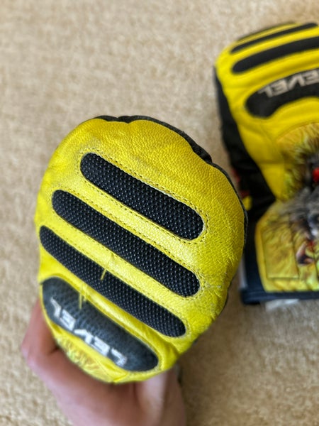 Level Jr race mittens