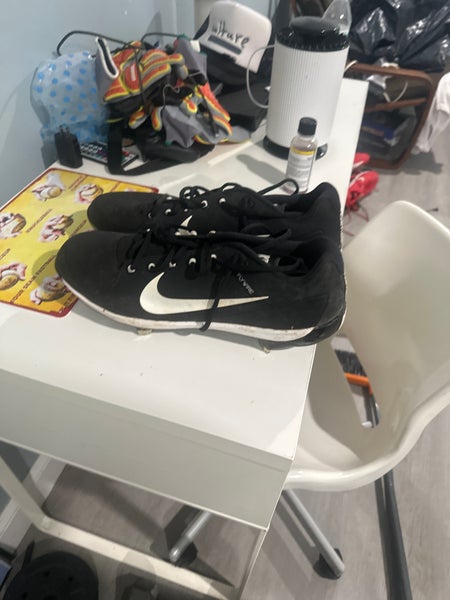 Men's Size M 14.0 (W 15.0) Nike (Used)
